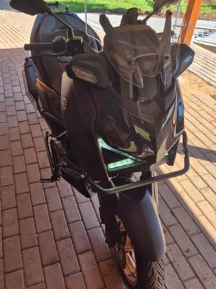 YAMAHA XMAX 300 CONNECTED ABS YAMAHA XMAX 300 CONNECTED ABS